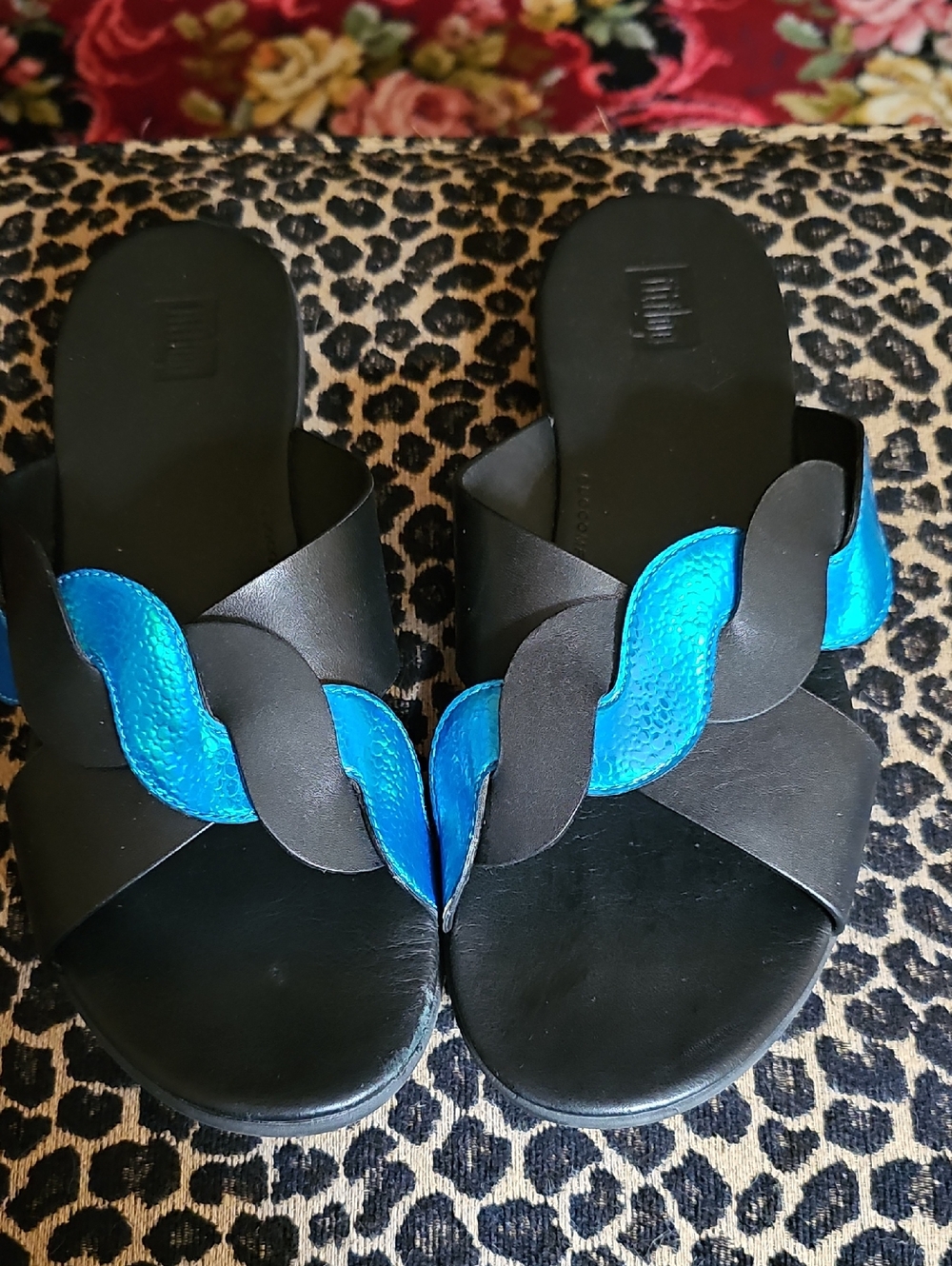 Fitflop Black and Bright Blue Wavy Strap Slide Sandals